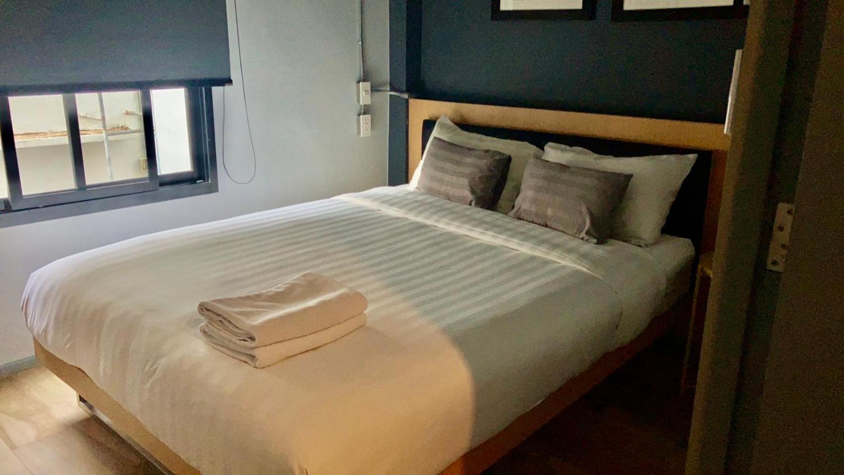 Bangkok Silom Chat Box Hostel Eksteriør billede