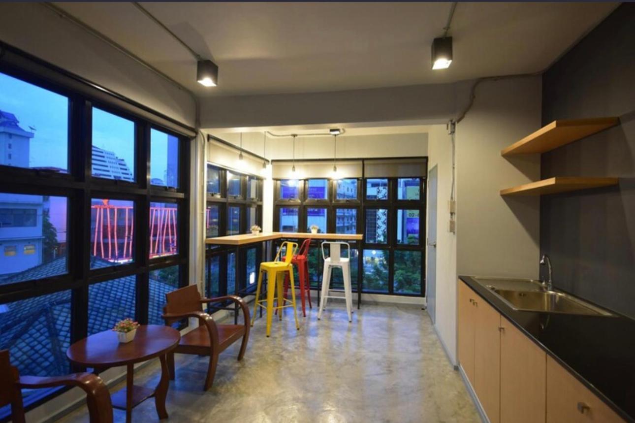 Bangkok Silom Chat Box Hostel Eksteriør billede