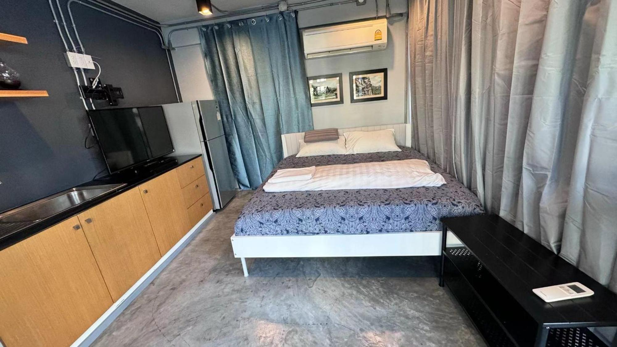 Bangkok Silom Chat Box Hostel Eksteriør billede