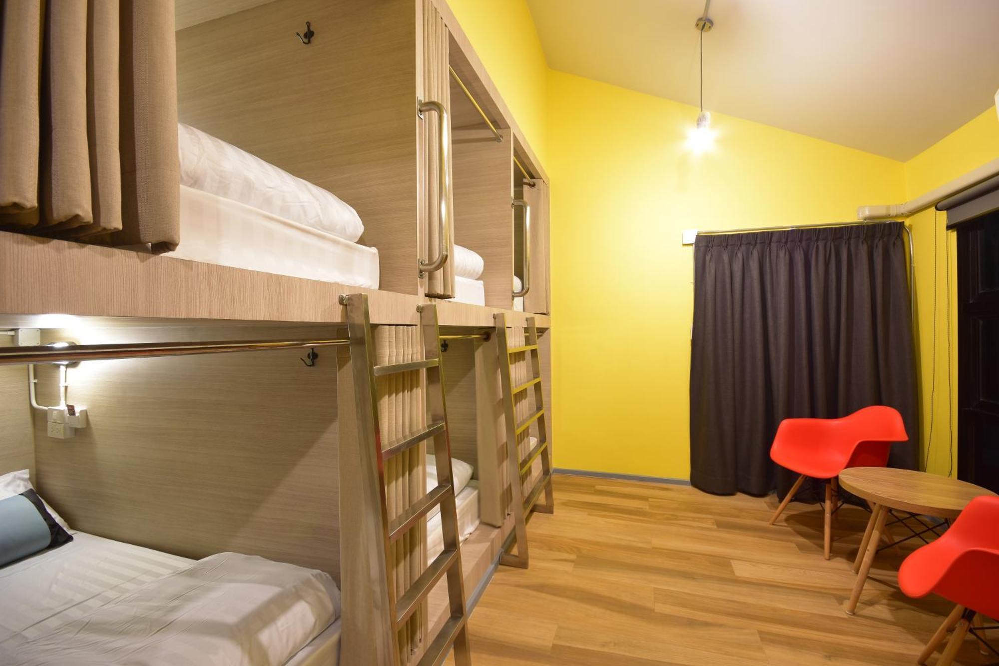 Bangkok Silom Chat Box Hostel Eksteriør billede