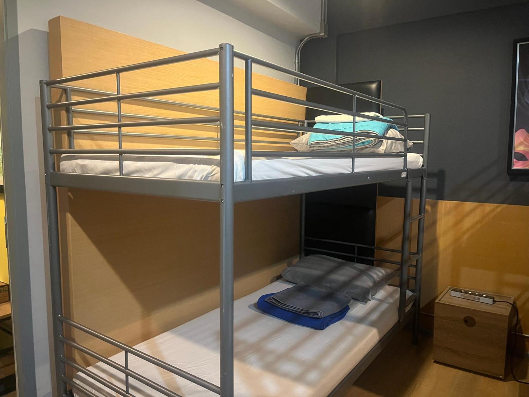 Bangkok Silom Chat Box Hostel Eksteriør billede
