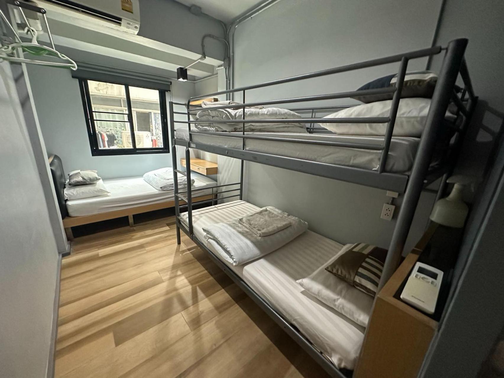 Bangkok Silom Chat Box Hostel Eksteriør billede