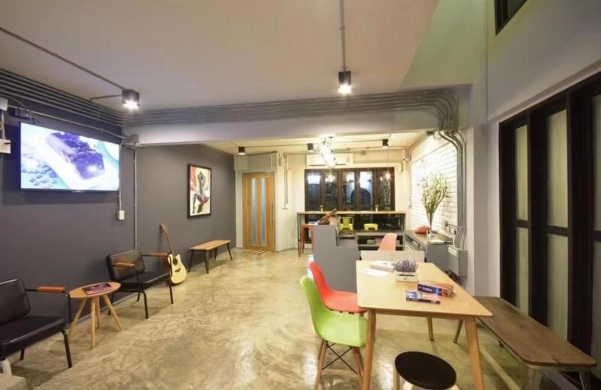 Bangkok Silom Chat Box Hostel Eksteriør billede