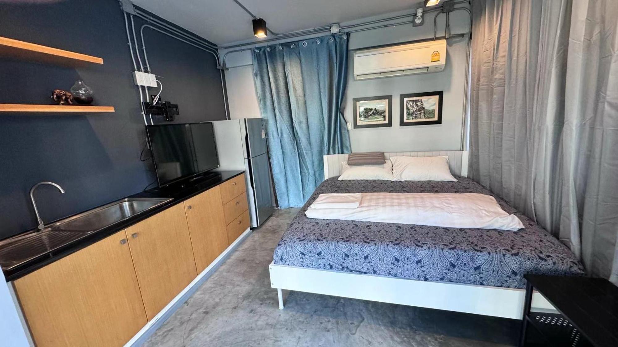 Bangkok Silom Chat Box Hostel Eksteriør billede