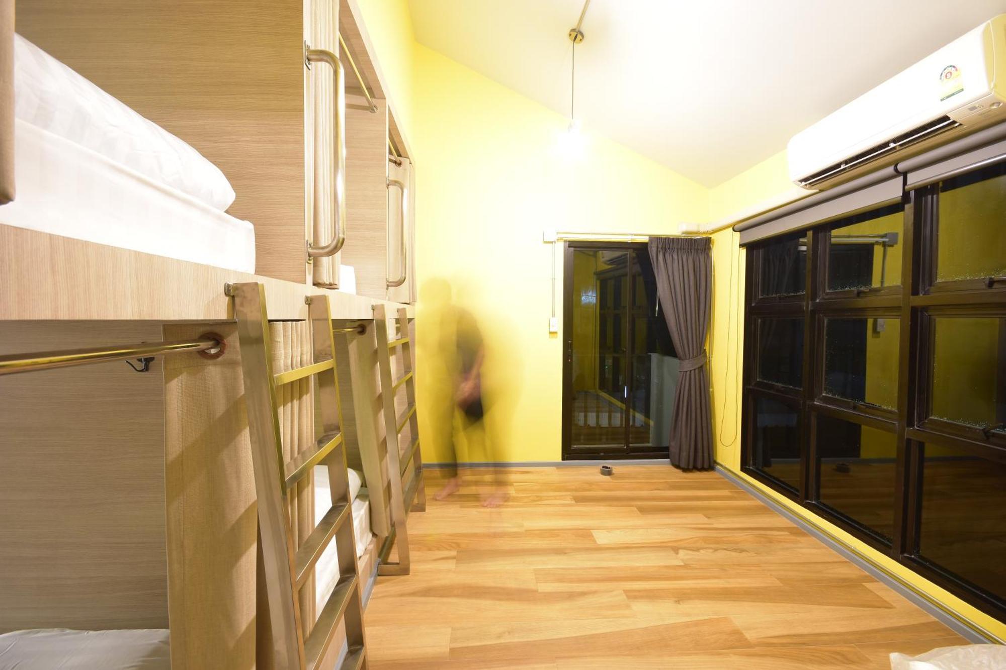 Bangkok Silom Chat Box Hostel Eksteriør billede