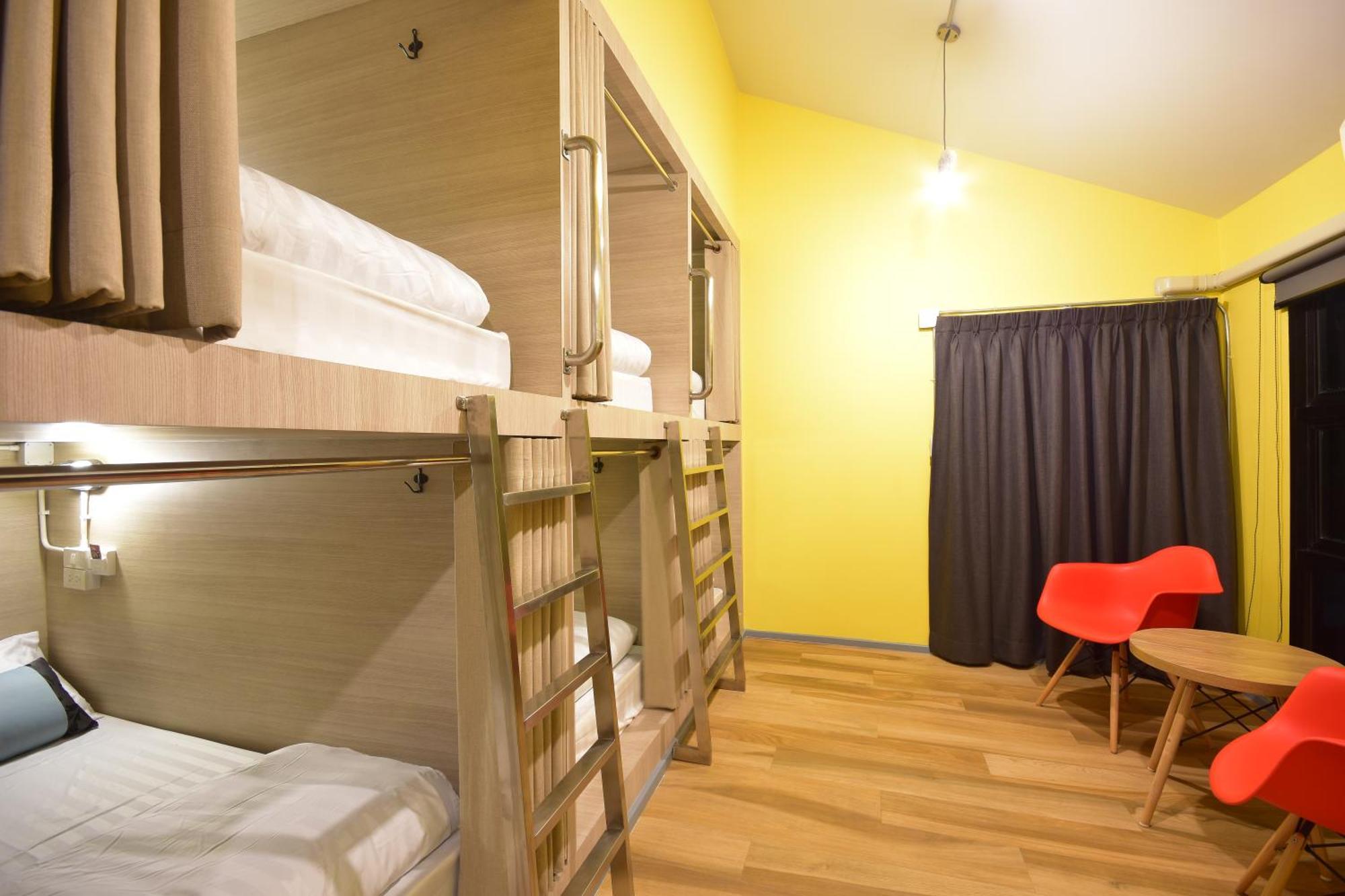 Bangkok Silom Chat Box Hostel Eksteriør billede