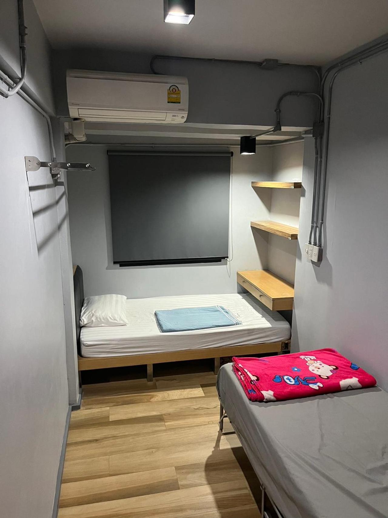 Bangkok Silom Chat Box Hostel Eksteriør billede